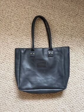Parker Clay Merkato Signature Zip Tote - Black Leather